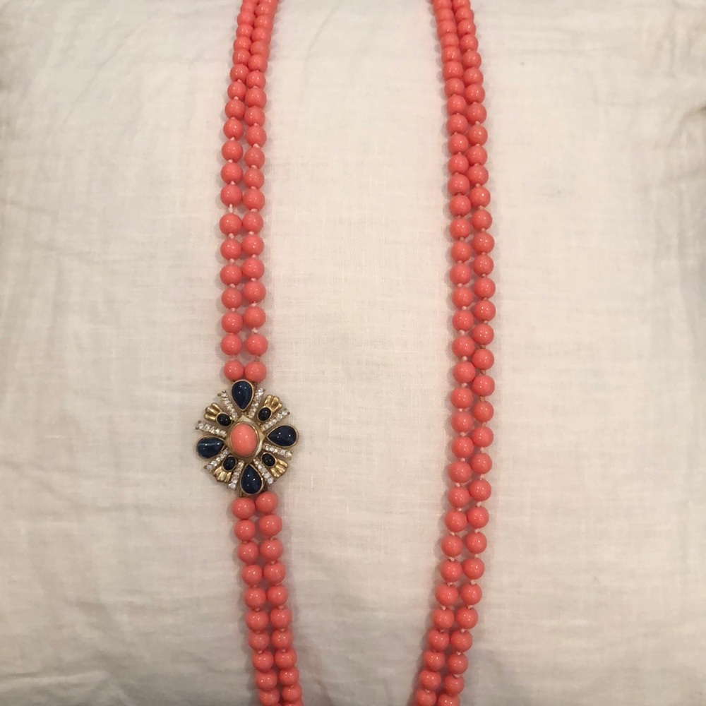 Double layer statement necklace